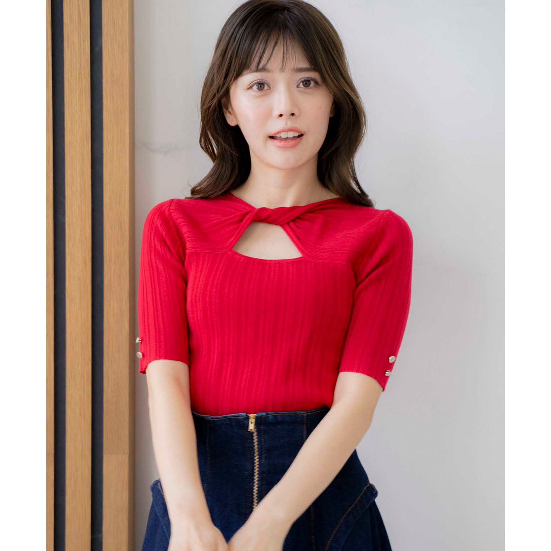 ノエラ Noela ツイストオープンニット （レッド） レッド
