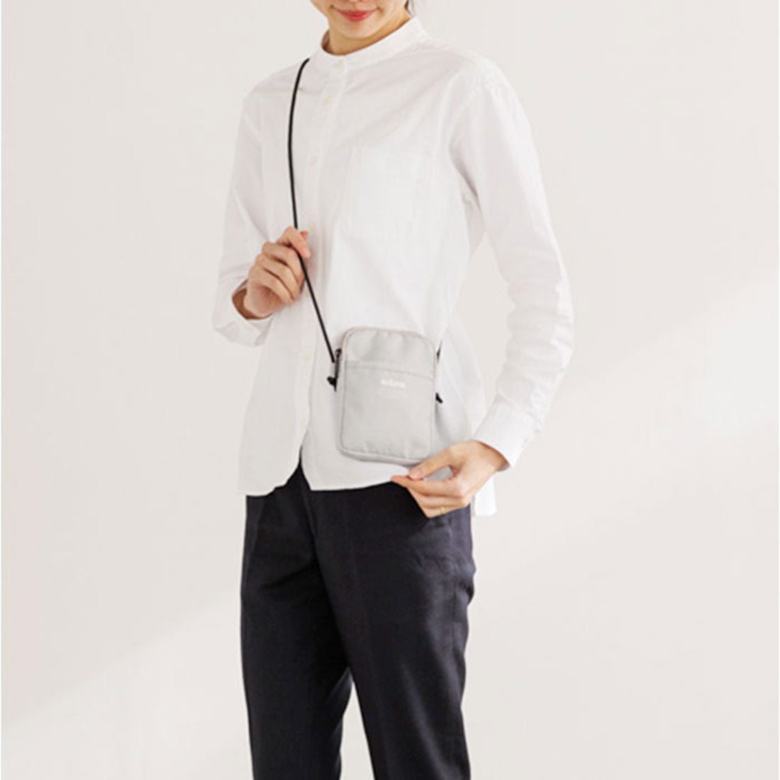 バックヤードファミリー BACKYARD FAMILY HJARTA ヤッタ スマホポーチ （ブルー） ブルー