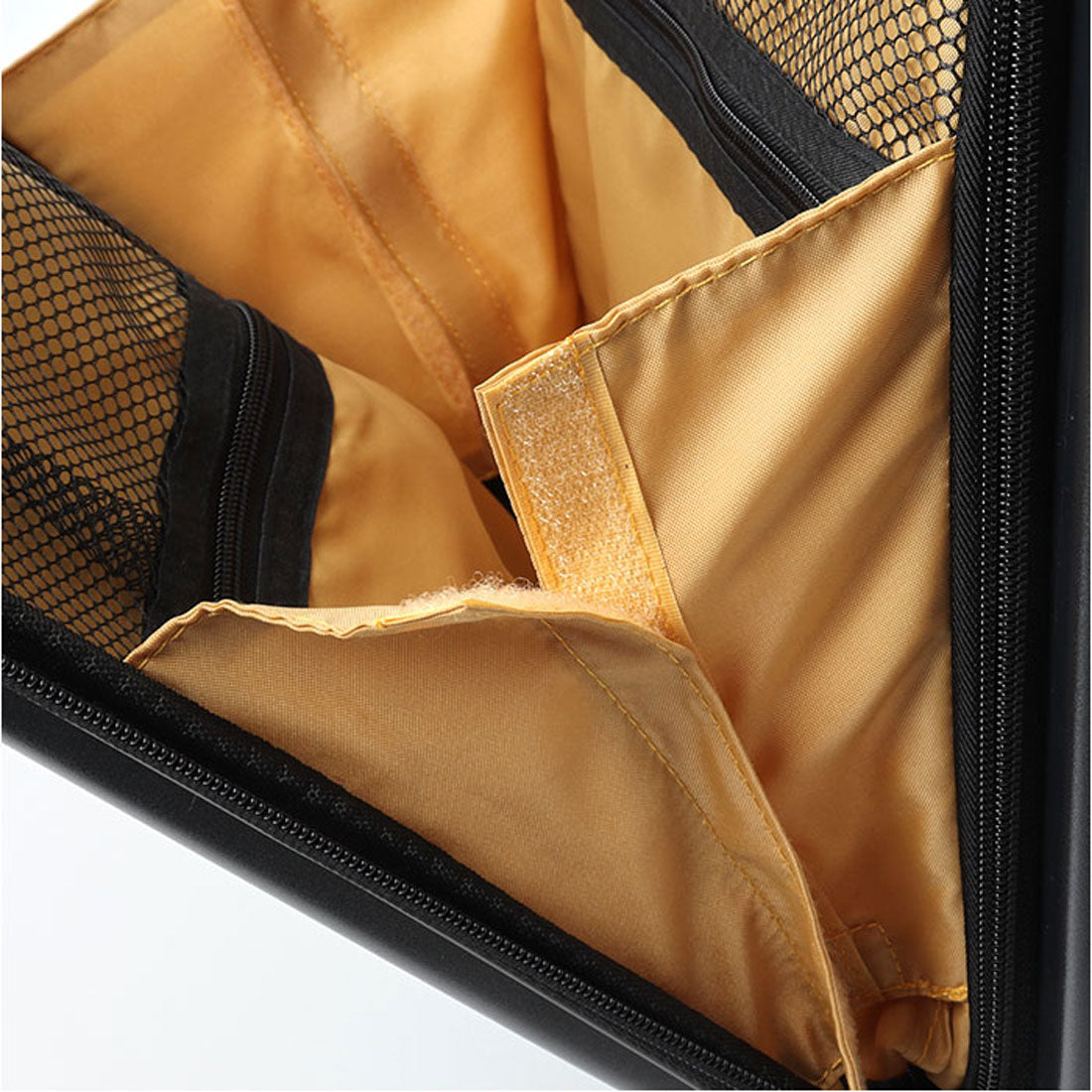 バックヤードファミリー BACKYARD FAMILY 5LAKES&MT C GEAR キャリーケース （YELLOW） YELLOW