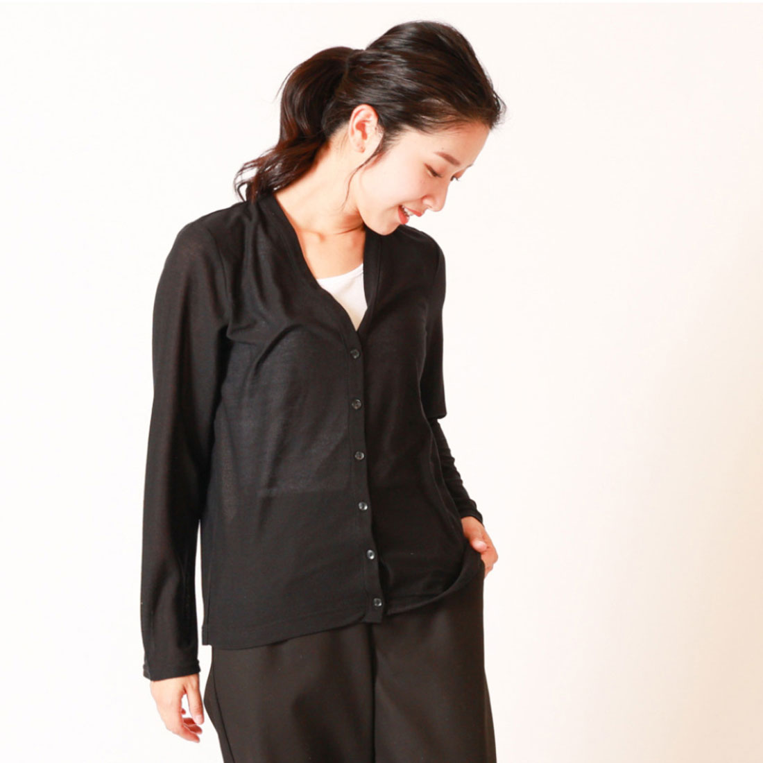 バックヤードファミリー BACKYARD FAMILY 梨地 VネックUVカーディガン （07.ブラック） 07.ブラック