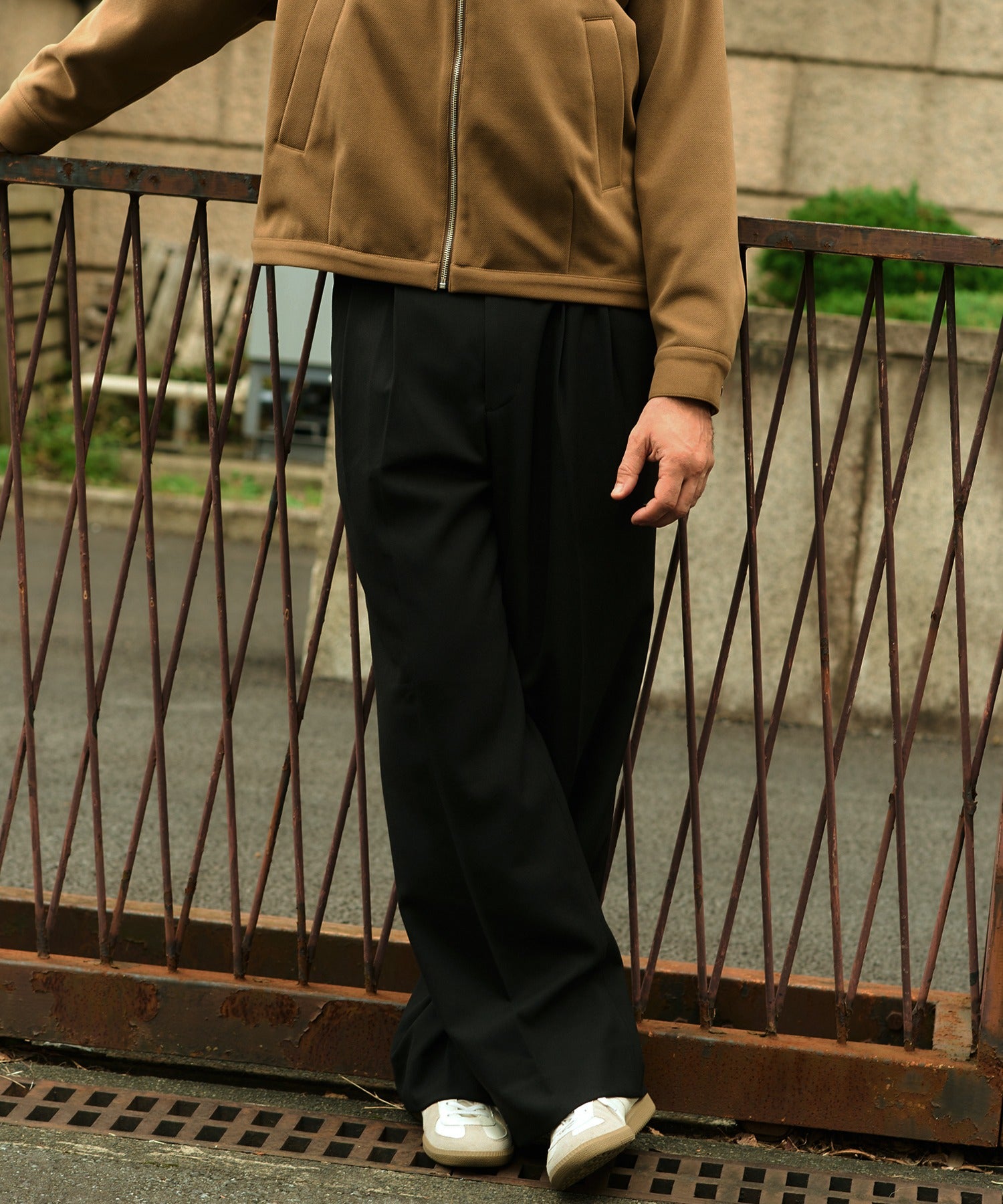 ニュアンス NewAnce High Density Two Pleats Slacks / 高密度ツープリーツスラックスパンツ,ブラック