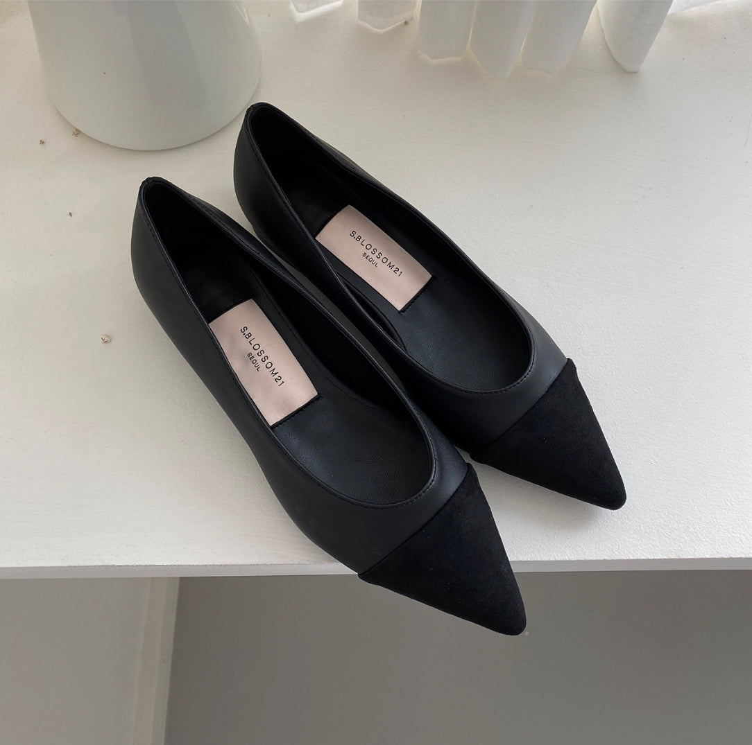 ナチュラルフレックス NATURAL FLEX Scarlet Pointed Toe Flat Pumps