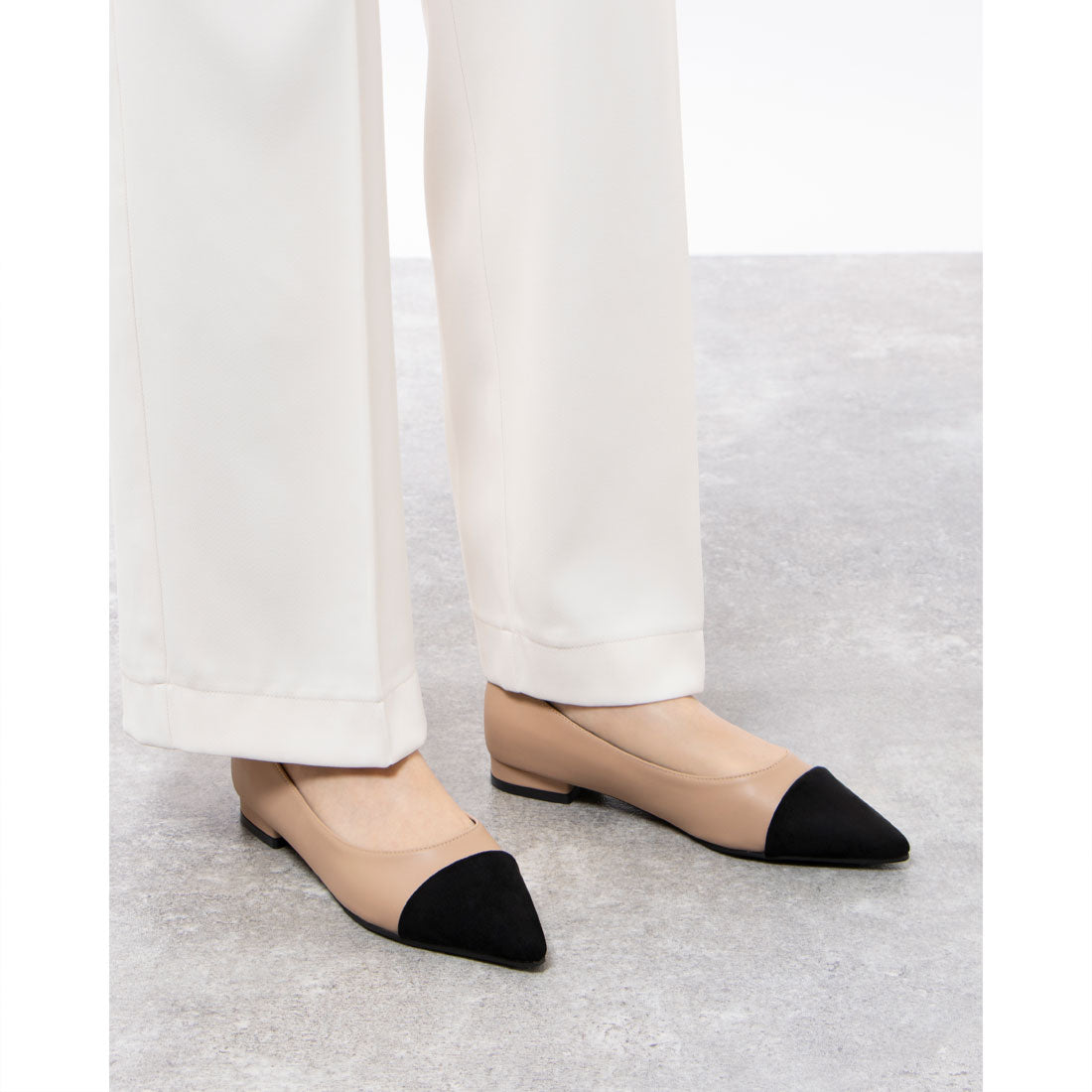 ナチュラルフレックス NATURAL FLEX Scarlet Pointed Toe Flat Pumps