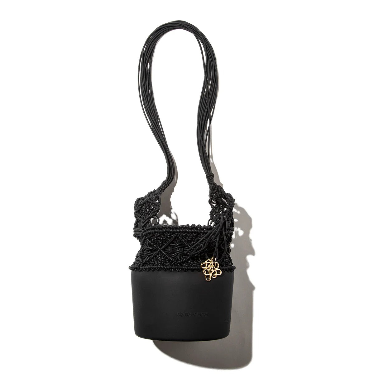 ナナナナ nana-nana ノット  シリコンニット バケットショルダーバッグ（KNOT SILICONE KNITTING BUCKET SHOULDER BAG） （Black） Black