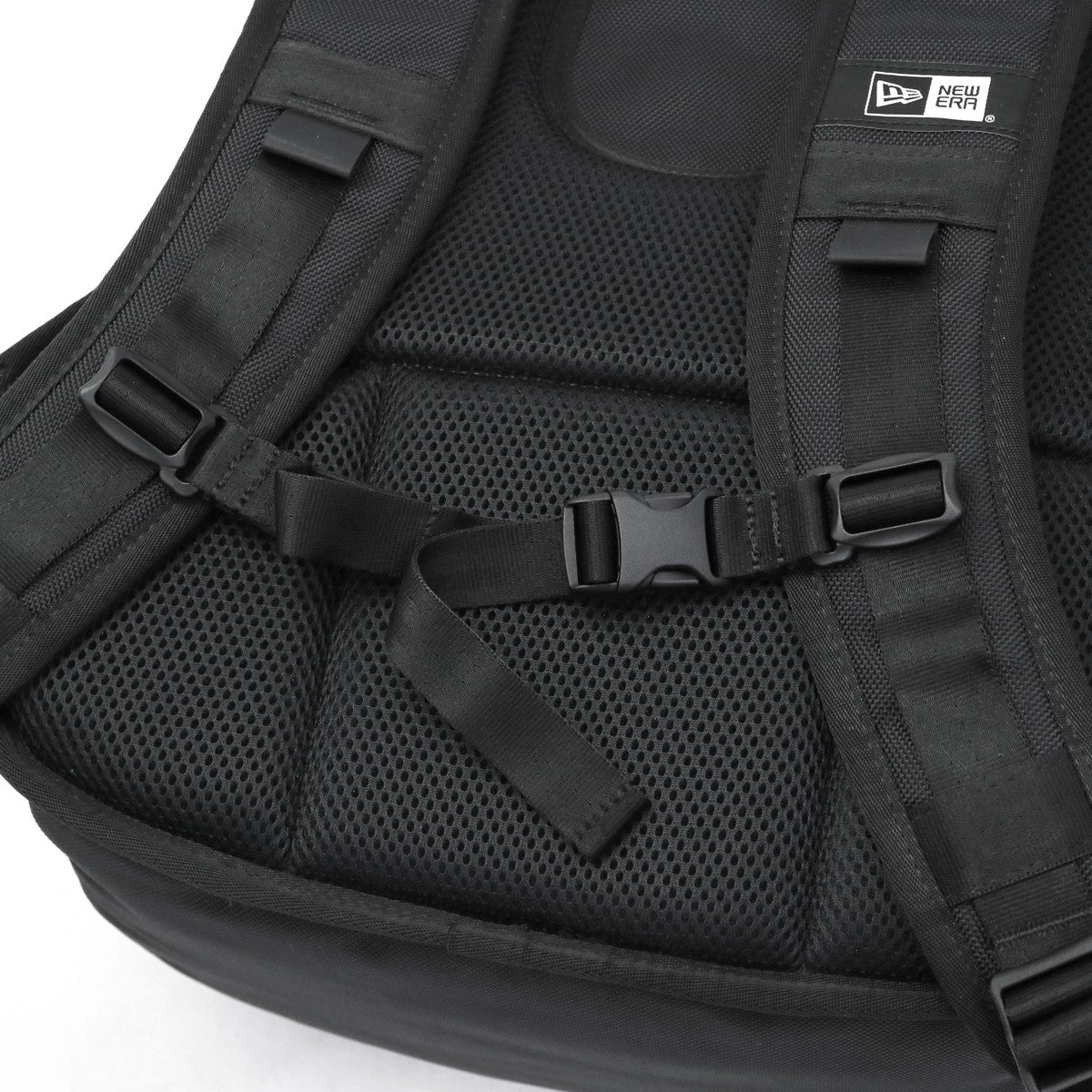 ニューエラ NEW ERA 正規取扱店 リュック 通学 メンズ レディース バッグ おしゃれ ブランド 大人 PC 31L A4 バックパック デイパック 旅行 アウトドア スポーツ Sports Pack スポーツパック（ブラック） ブラック
