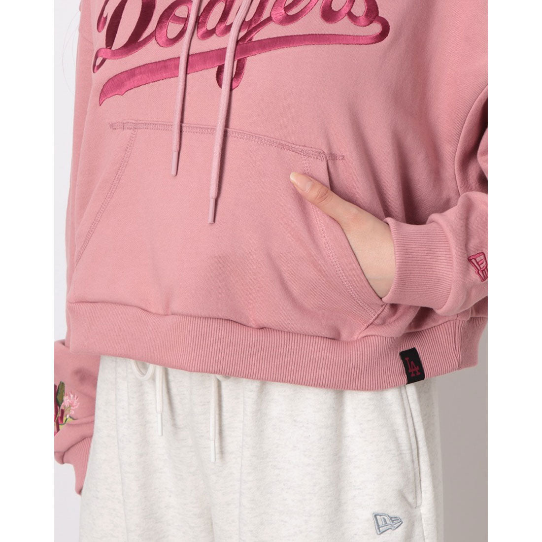 ニューエラ NEW ERA NEW ERA ニューエラ レディース クロップフーディー スウェット パーカー MLB GRPHC CROP HOODIE （LA ピンク） LA ピンク