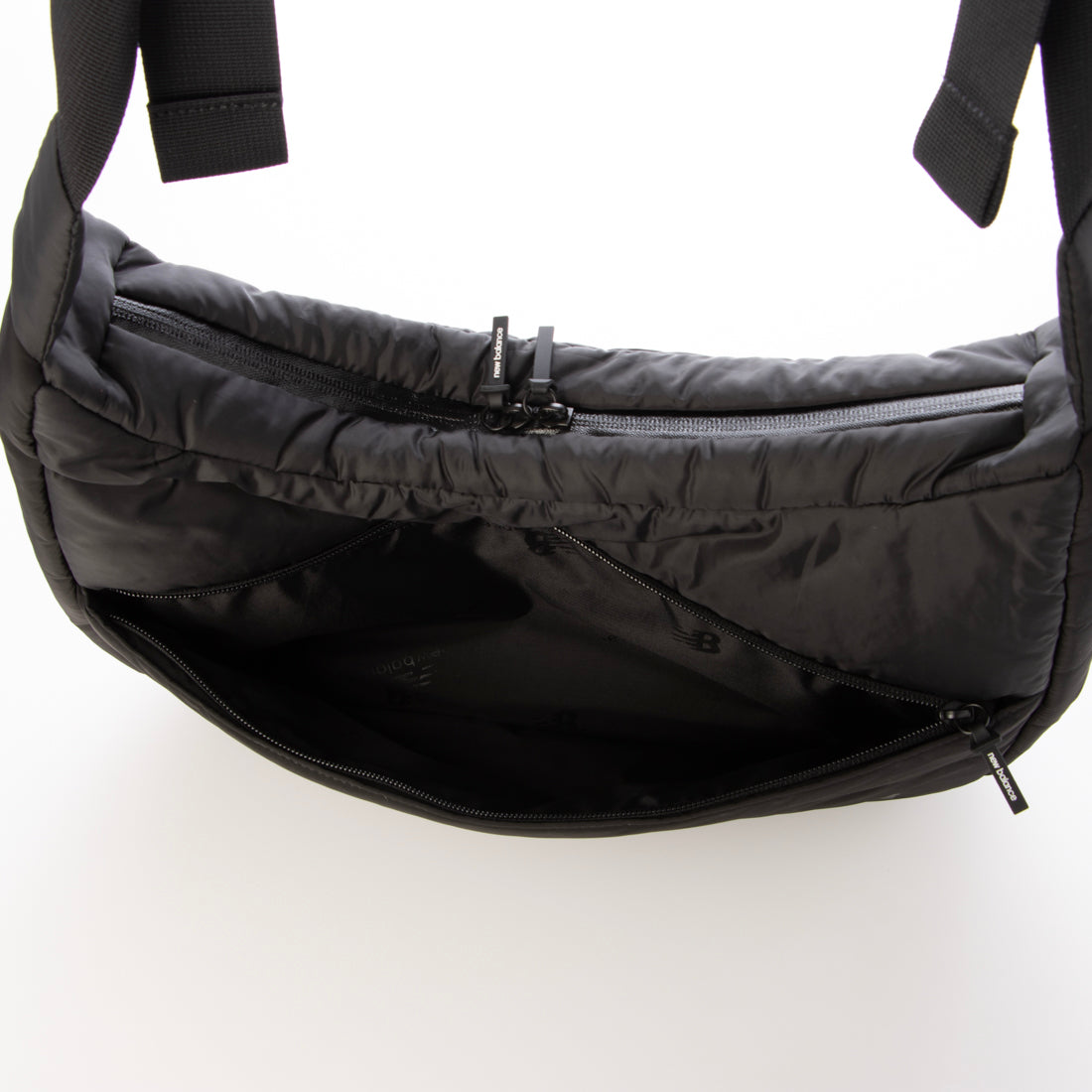 ニューバランス New Balance PUFFER HALF MOON BAG パファー ハーフムーン ショルダー バッグ （ブラック） ブラック