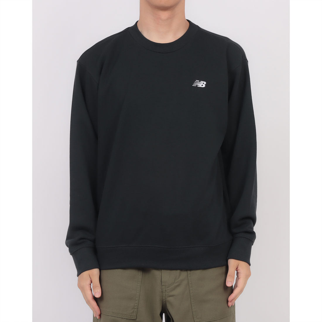 ニューバランス New Balance SMALL LOGO SWEAT SHIRTS ロゴ スウェット シャツ トレーナー (SEMI-OVER FIT) （ブラック） ブラック