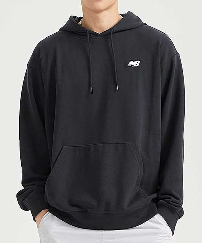 ニューバランス New Balance SMALL LOGO HOODIE ロゴ フーディー パーカー (SEMI-OVER FIT) （ブラック） ブラック