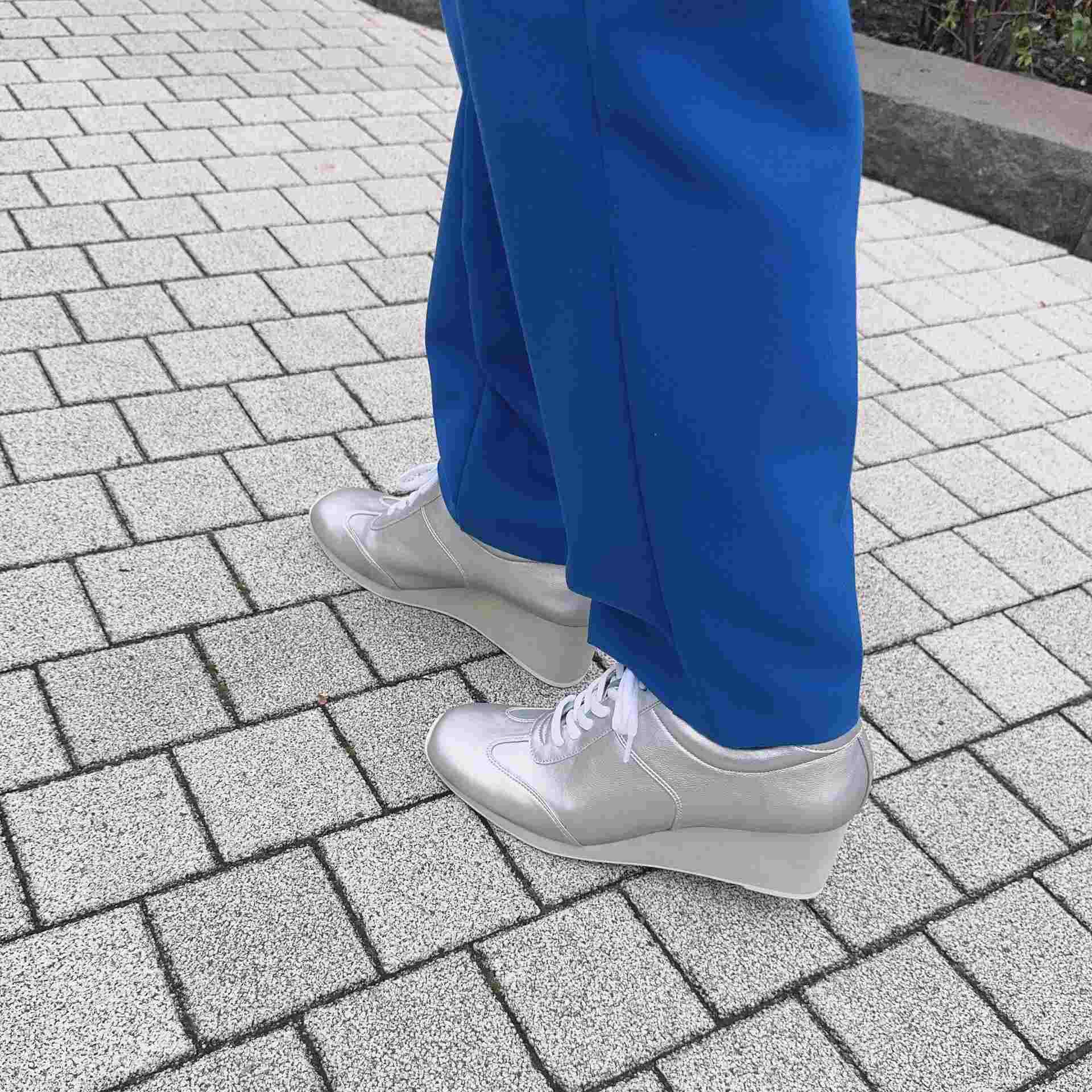 ノイエ ザ マーケット NEUE THE MARKET スクエアトゥウェッジヒールスニーカー