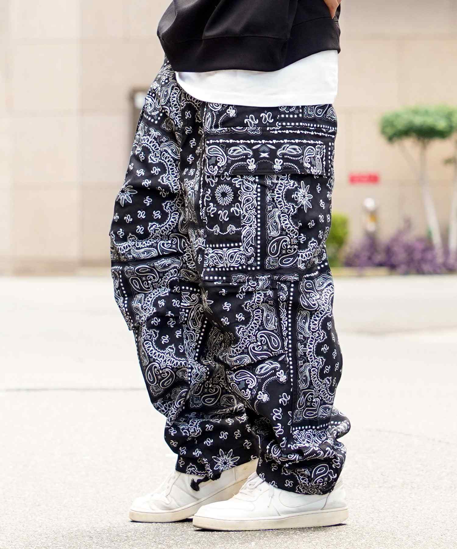 ワンフォークロージング 1111clothing カーゴパンツ メンズ ワイドカーゴ パンツ レディース ペイズリー柄 バンダナ柄 パンツ ボトムス ワイドパンツ バルーンパンツ テーパードパンツ,BLACK