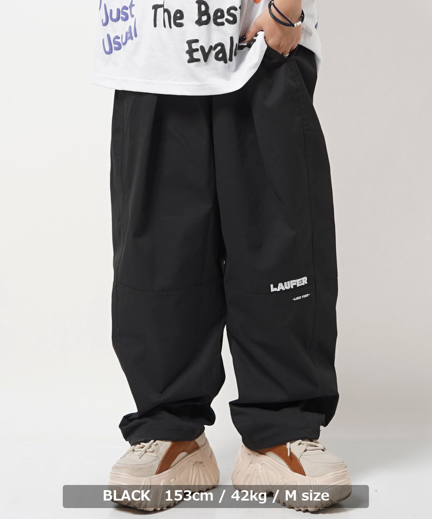 ワンフォークロージング 1111clothing ◆Laufer ナチュラルストレッチ バルーンパンツ◆ メンズ ワイドパンツ レディース ナイロンパンツ 太い ボトムス 太め パンツ ロゴ 刺繍 ワンポイント