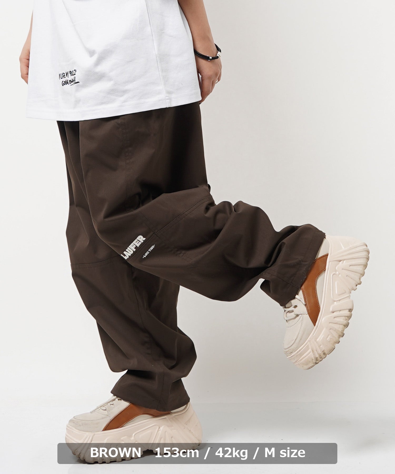 ワンフォークロージング 1111clothing ◆Laufer ナチュラルストレッチ バルーンパンツ◆ メンズ ワイドパンツ レディース ナイロンパンツ 太い ボトムス 太め パンツ ロゴ 刺繍 ワンポイント