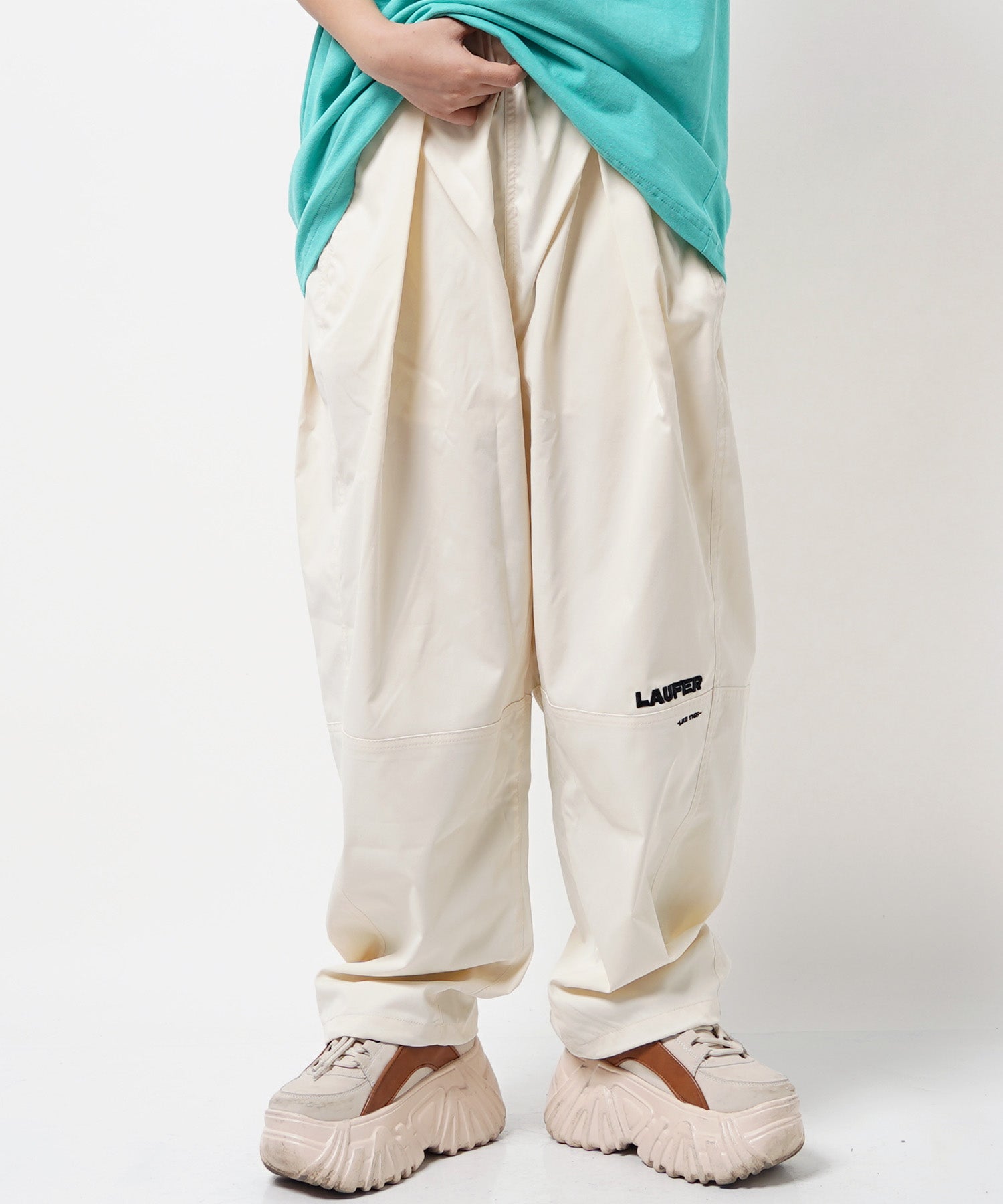 ワンフォークロージング 1111clothing ◆Laufer ナチュラルストレッチ バルーンパンツ◆ メンズ ワイドパンツ レディース ナイロンパンツ 太い ボトムス 太め パンツ ロゴ 刺繍 ワンポイント,O.WHITE