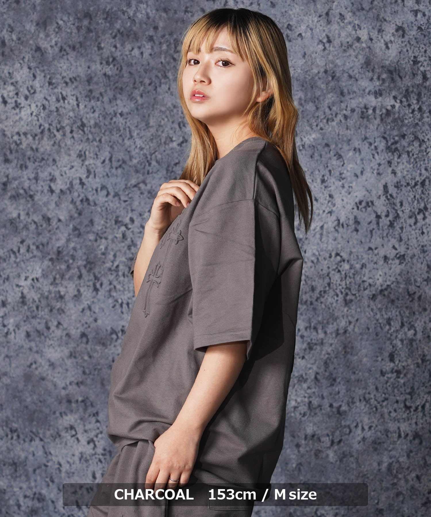 ワンフォークロージング 1111clothing クロスエンボス スウェットTシャツ （CHARCOAL） CHARCOAL