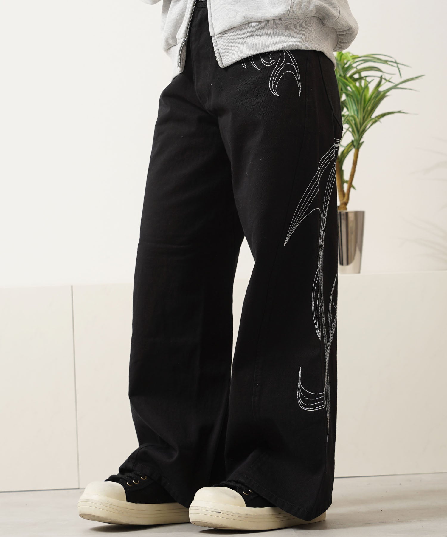 ワンフォークロージング 1111clothing トライバル刺繍 カーブパンツ （BLACK TWILL） BLACK TWILL