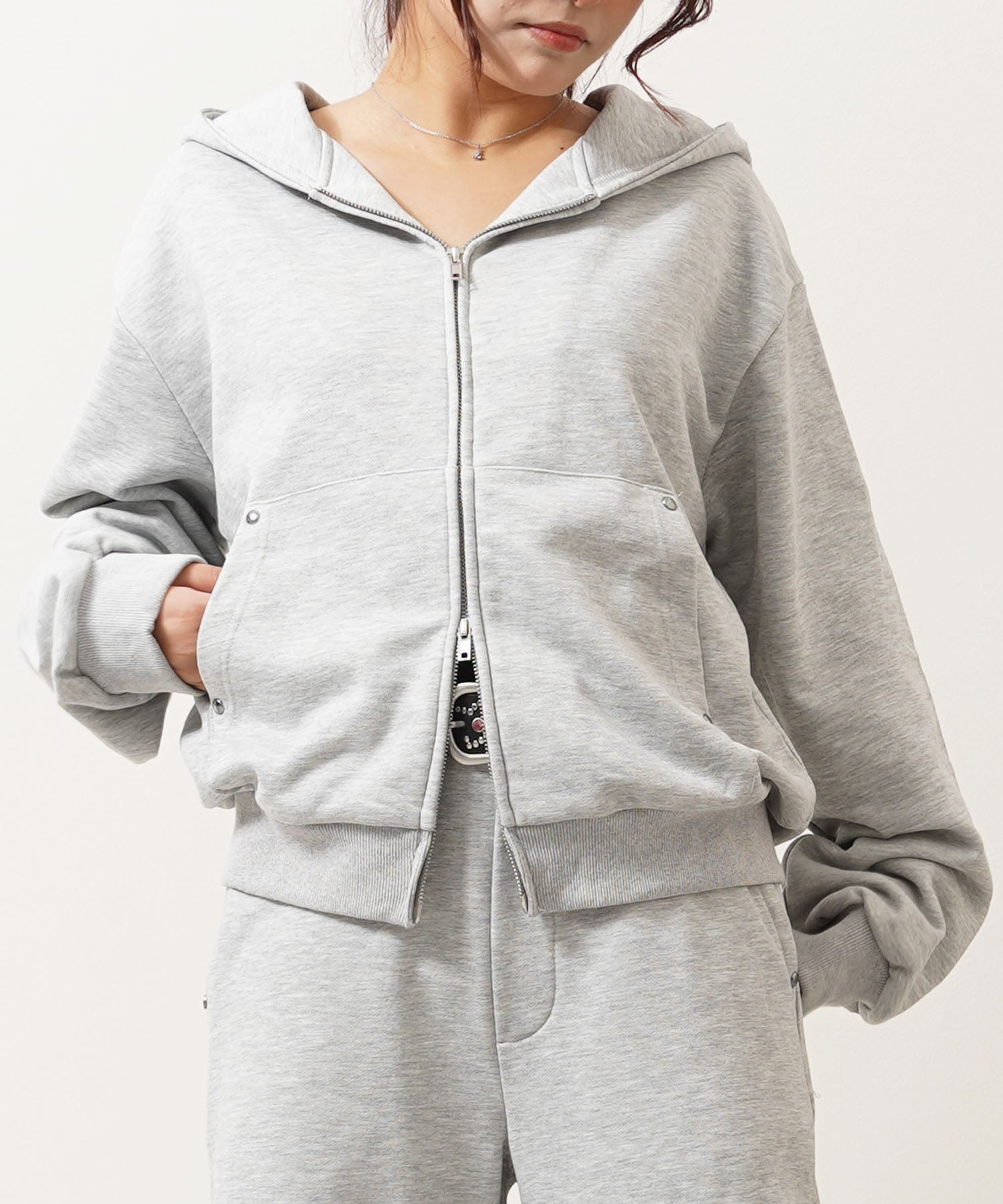 ワンフォークロージング 1111clothing 【N.W.T】スタッズ ダブルジップパーカー / セットアップ対応 （GRAY） GRAY