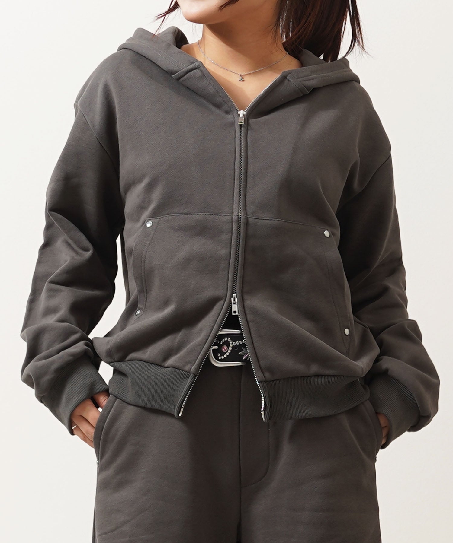 ワンフォークロージング 1111clothing 【N.W.T】スタッズ ダブルジップパーカー / セットアップ対応 （CHARCOAL） CHARCOAL