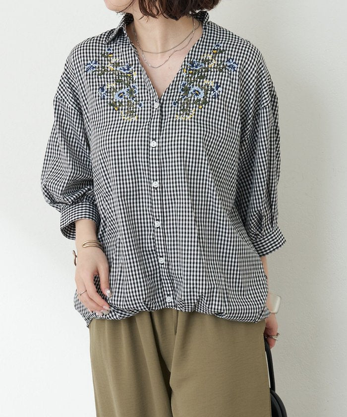 ナイスクラップ NICE CLAUP 人気シリーズ、タケノコタック胸刺繍ブラウス （GBE） GBE