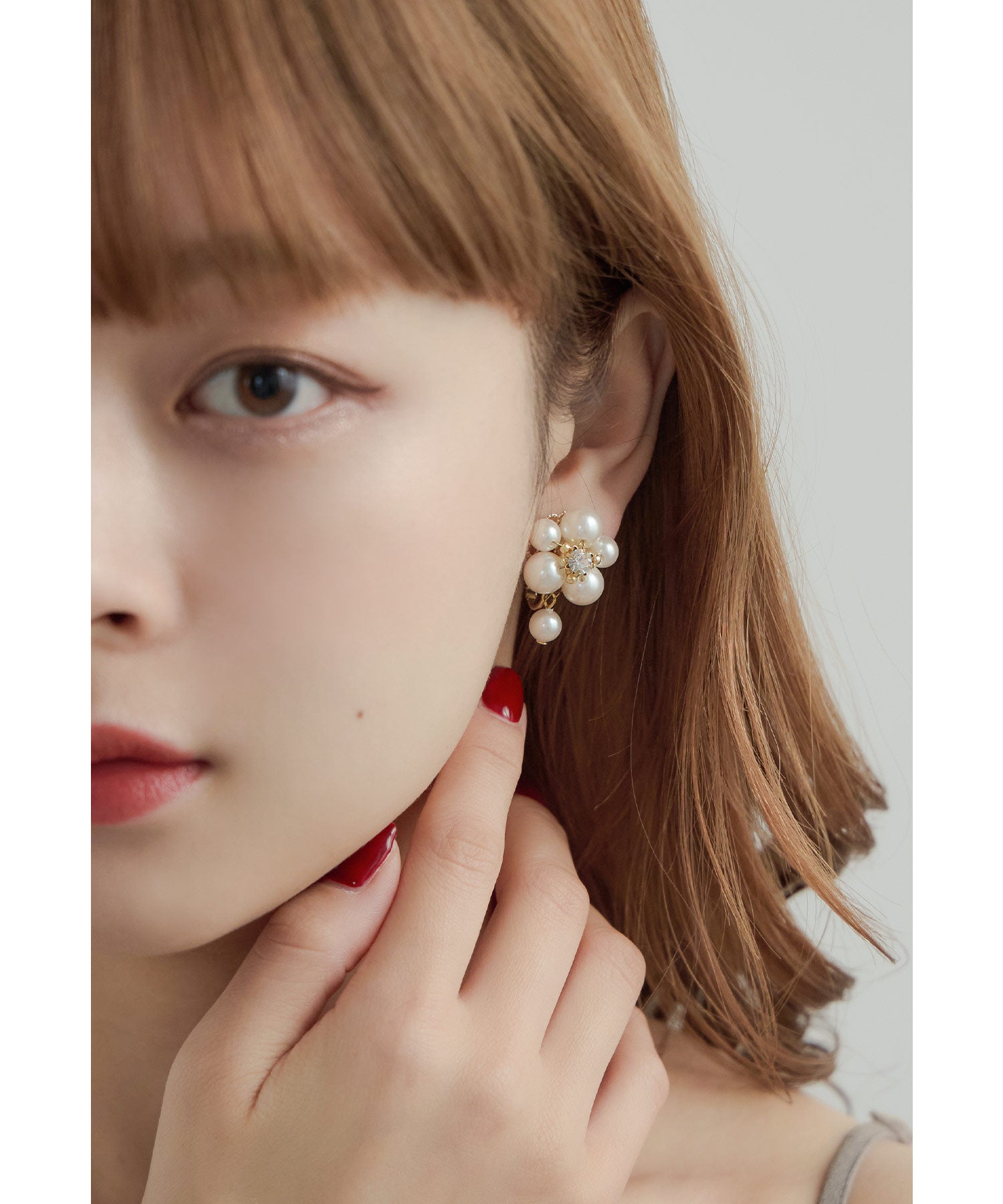 ニアナ niana フラワーパールイヤリング 花 大きめ 大ぶり ビジュー ゴールド シルバー 結婚式 二次会 同窓会 成人式 パーティー お呼ばれ オケージョン フォーマル （ゴールド） ゴールド