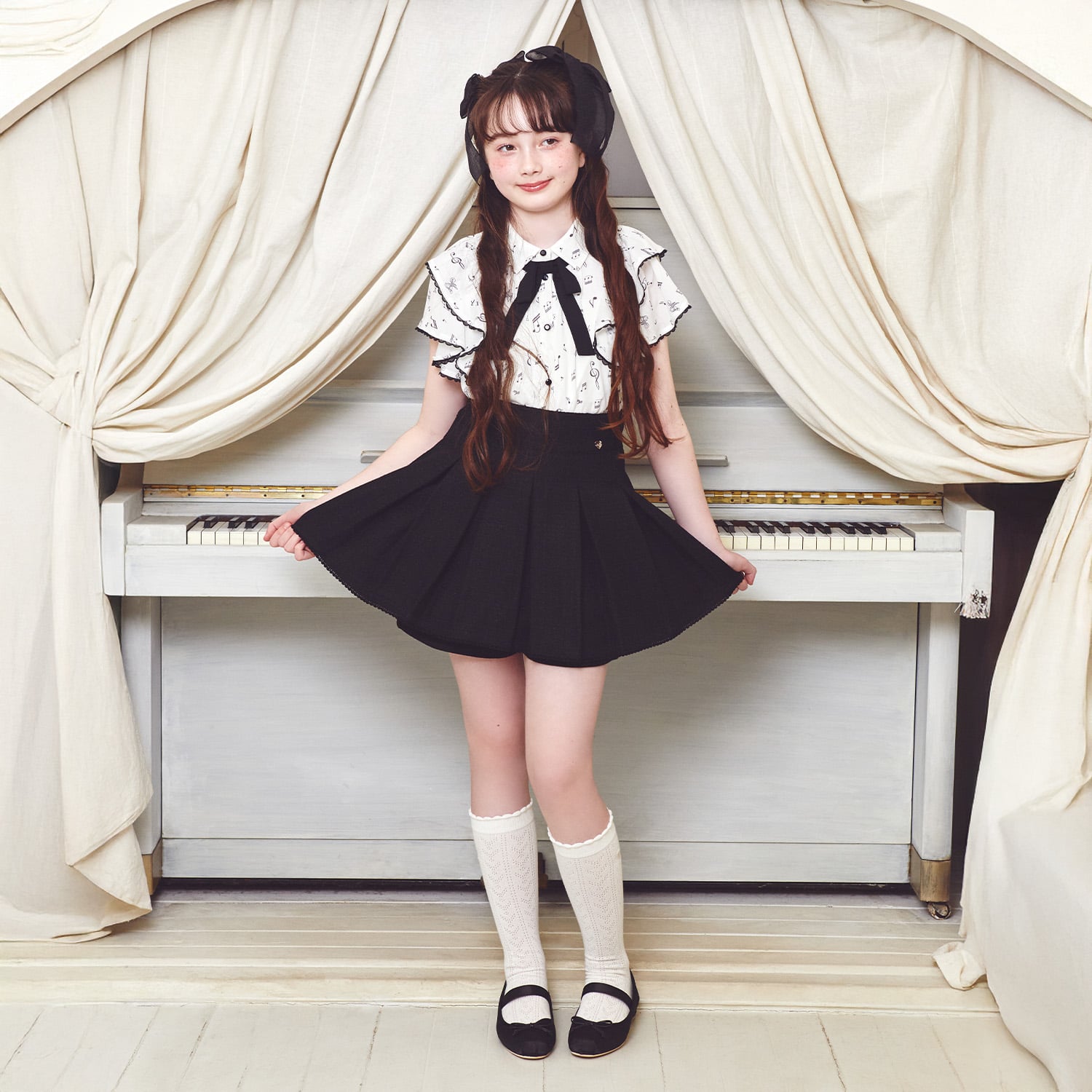 メゾピアノジュニア mezzo piano junior 透かし編みハイソックス （黒） 黒