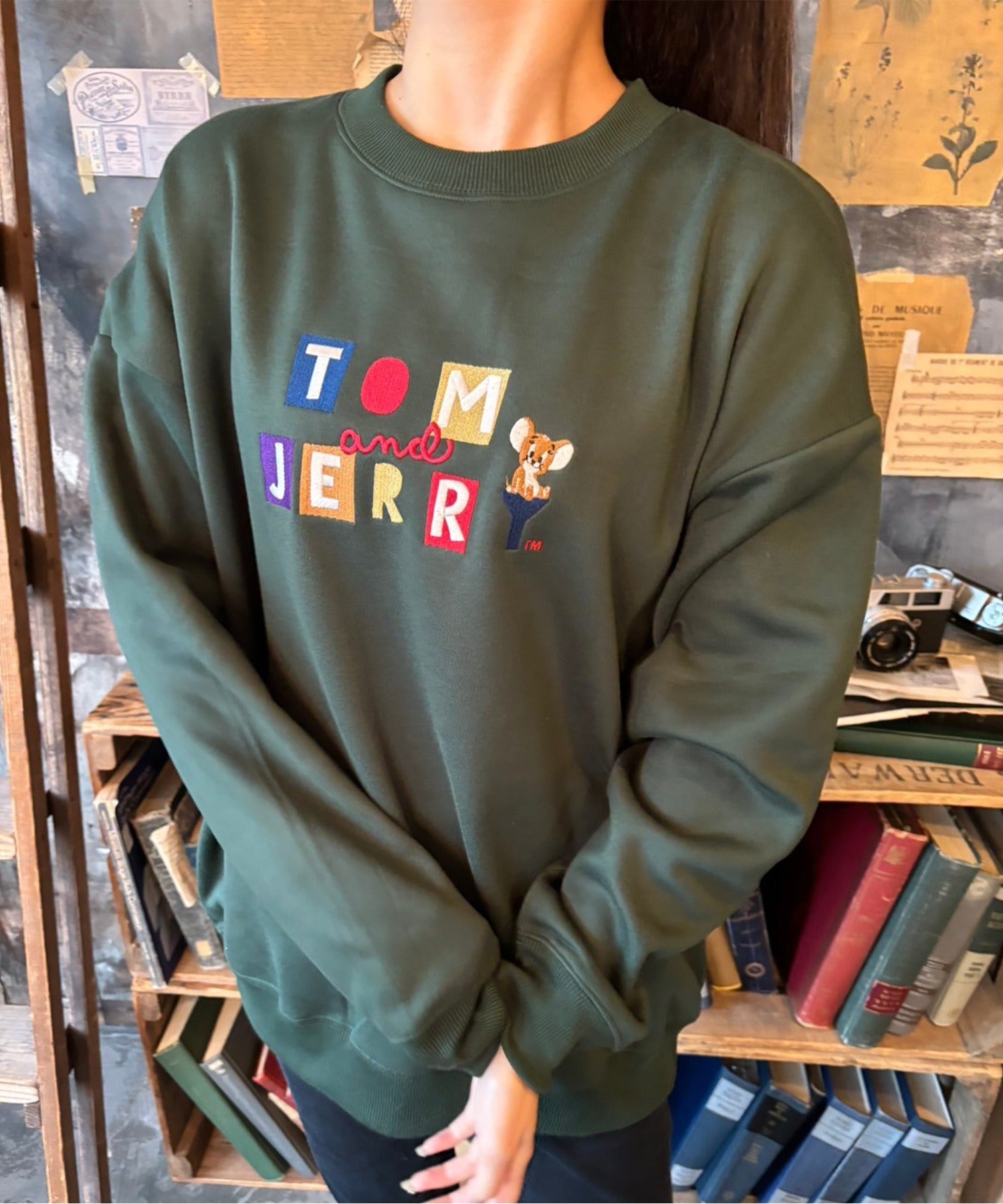 ALLWAY GOOD TIME NEW BASIC STORE 【TOM & JERRY】 Mochiri Ura Shaggy Embroidered BIG Crew Trainer