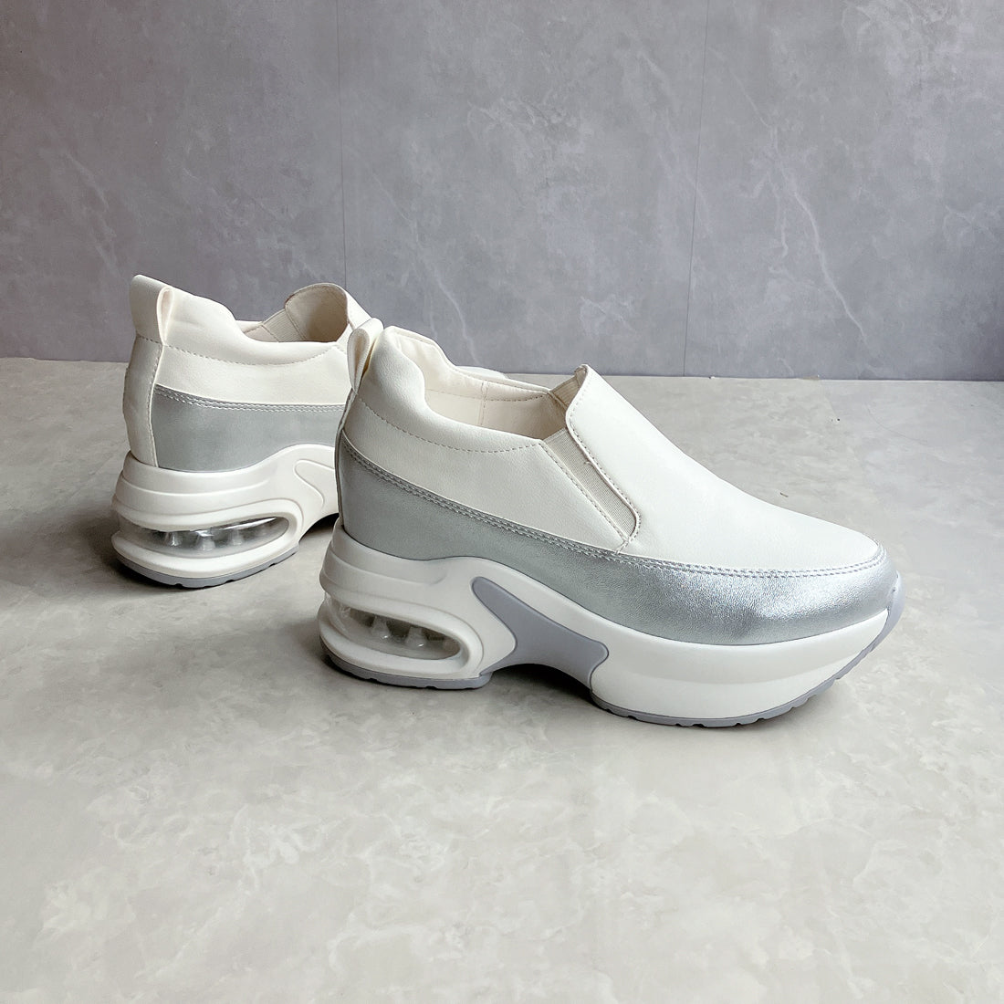 ヌーベル ヴォーグ リラックス Noubel Voug Relax ふわモコ 軽量 厚底エア入りソール スタイリッシュスリッポン （ホワイト/シルバー） ホワイト/シルバー