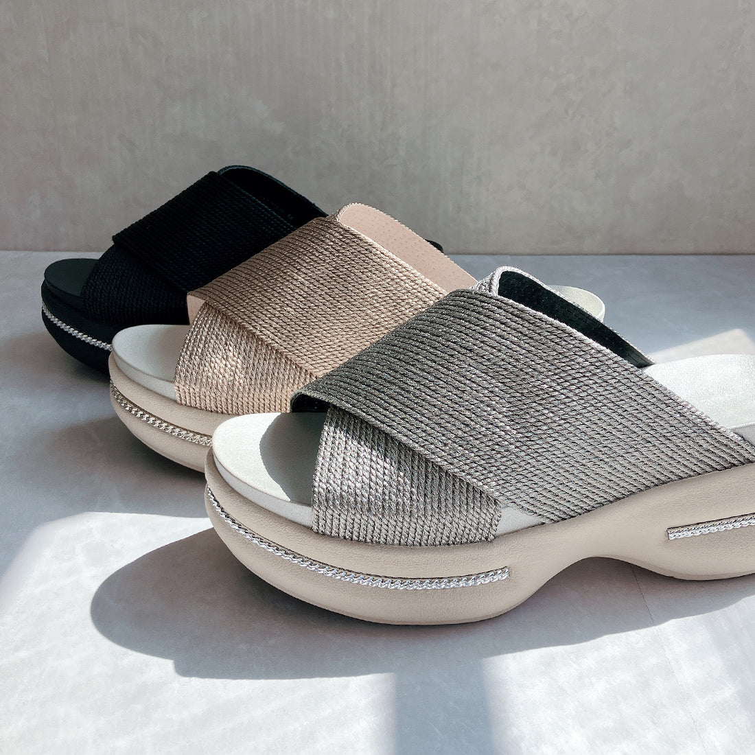ヌーベル ヴォーグ リラックス Noubel Voug Relax 大人カラー 厚底 クロスデザインミュールサンダル （ブラック） ブラック
