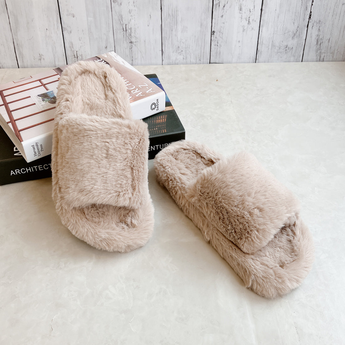 Noubel Voug Relax Fluffy Slider Sandals