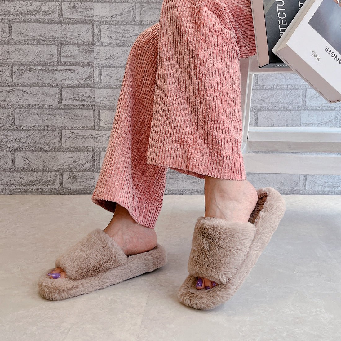 Noubel Voug Relax Fluffy Slider Sandals