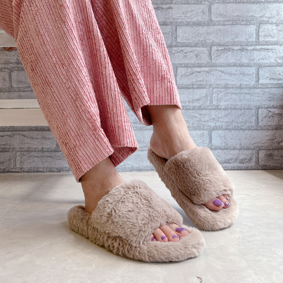 Noubel Voug Relax Fluffy Slider Sandals