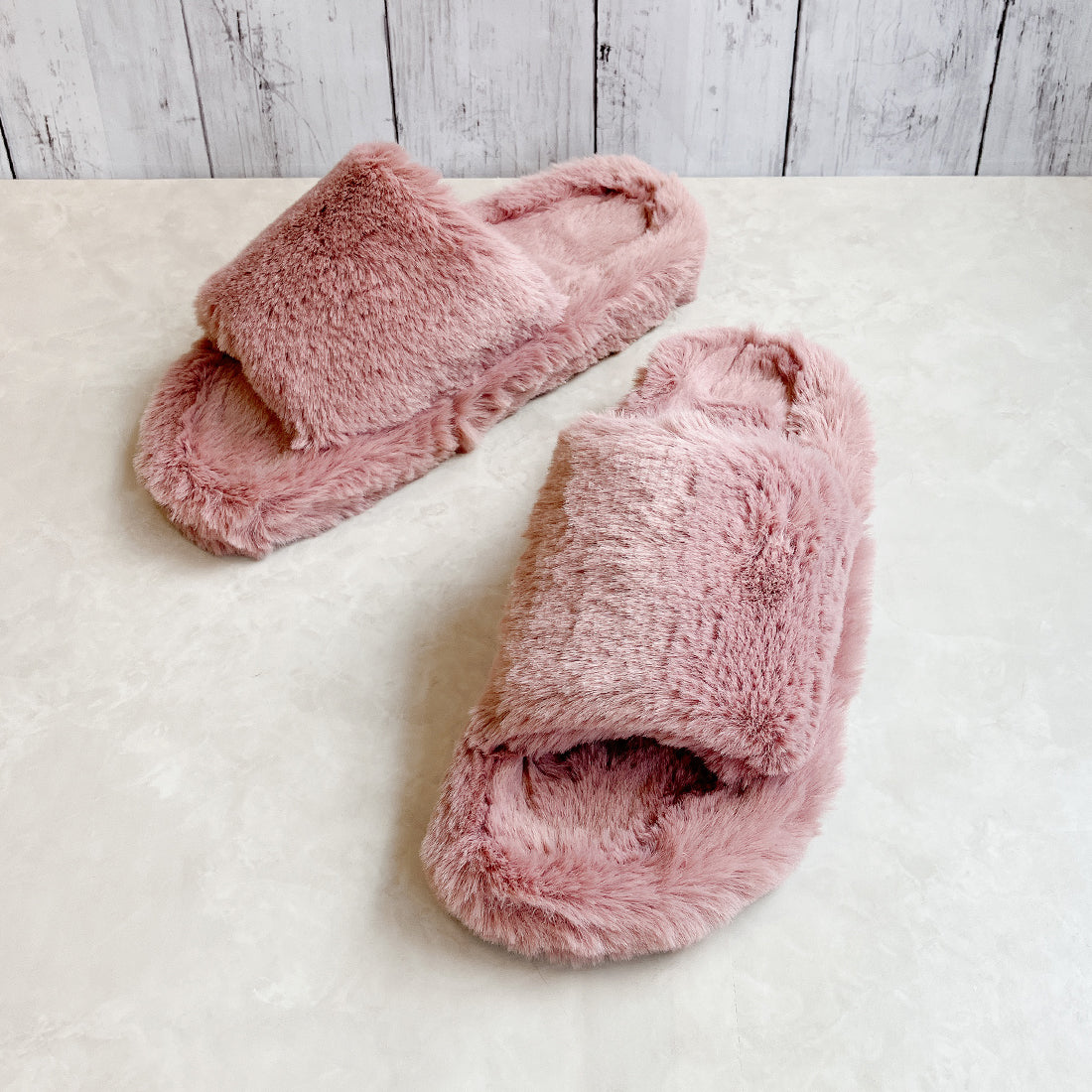 Noubel Voug Relax Fluffy Slider Sandals
