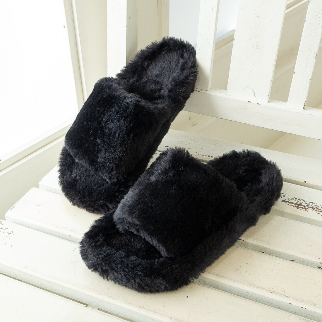 Noubel Voug Relax Fluffy Slider Sandals