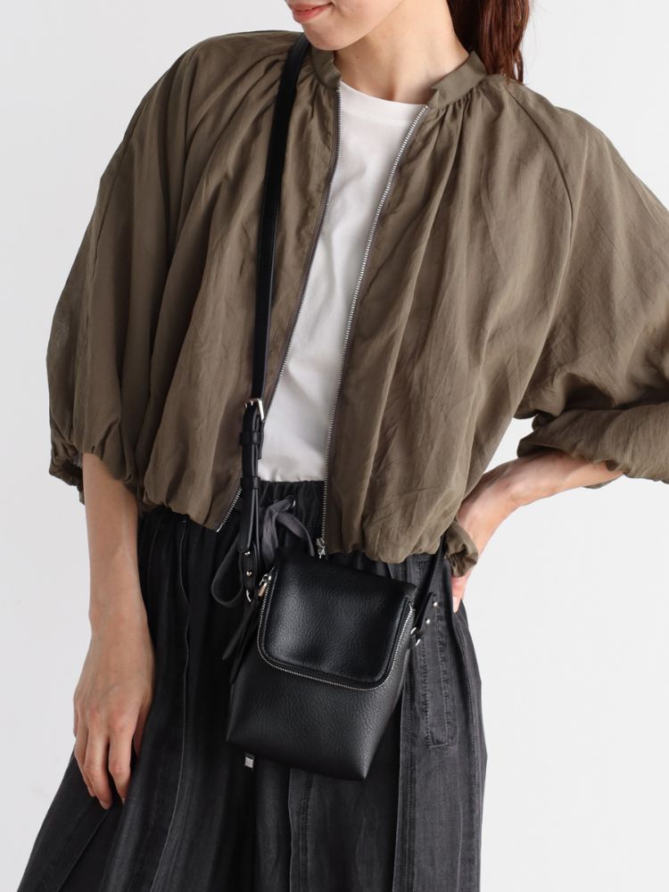 ヌエール nouer ボトムエンボスショルダーバッグ （ブラック） ブラック