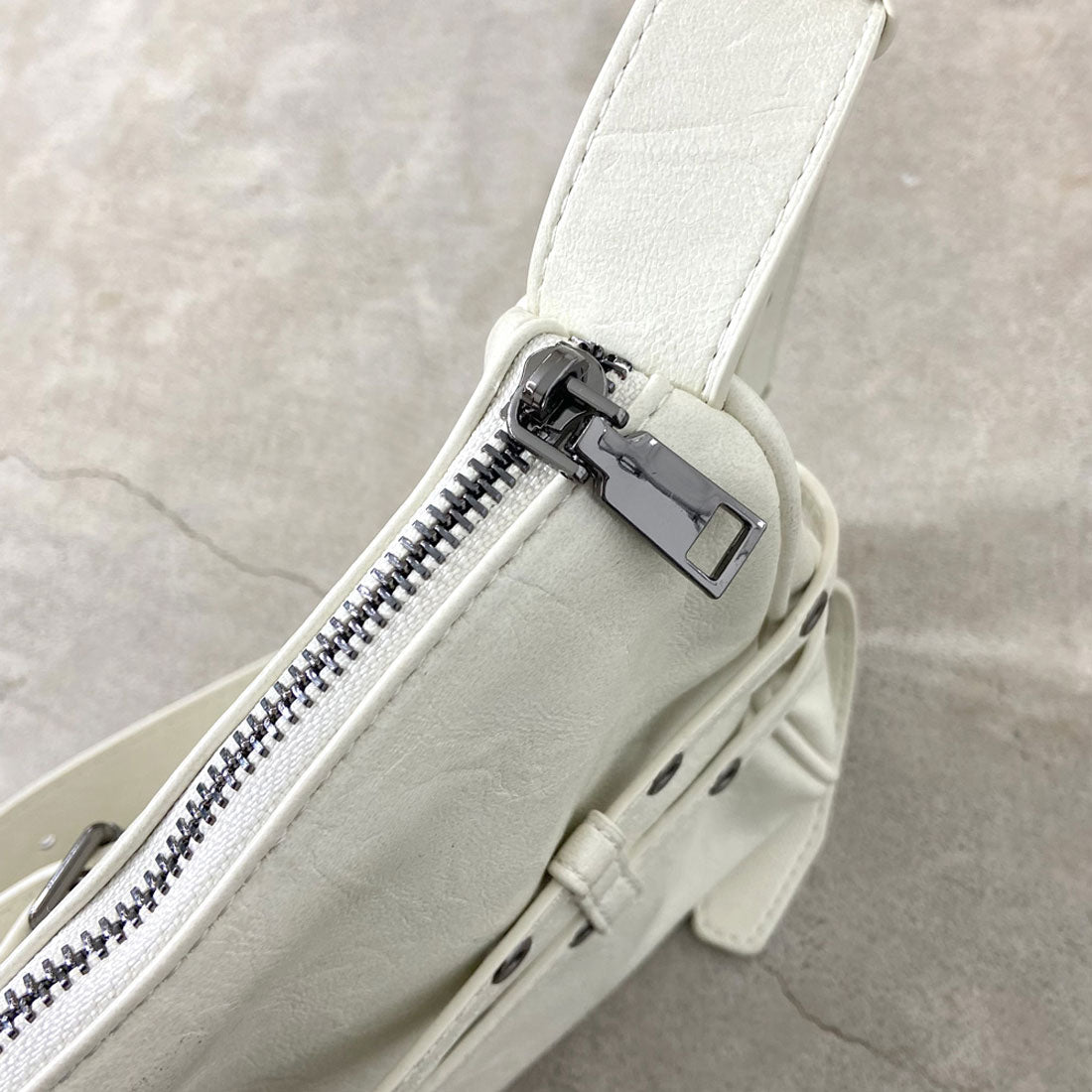 ノンヘッジ non-hedge 2連ベルトバッグ （ブラック） ブラック