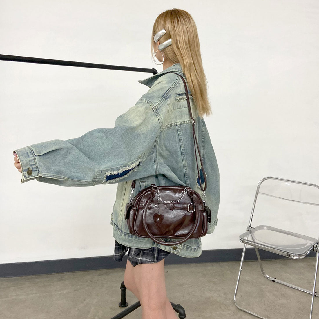 ノンヘッジ non-hedge チェーンハートチャーム付きミニボストンバッグ （ブラウン） ブラウン