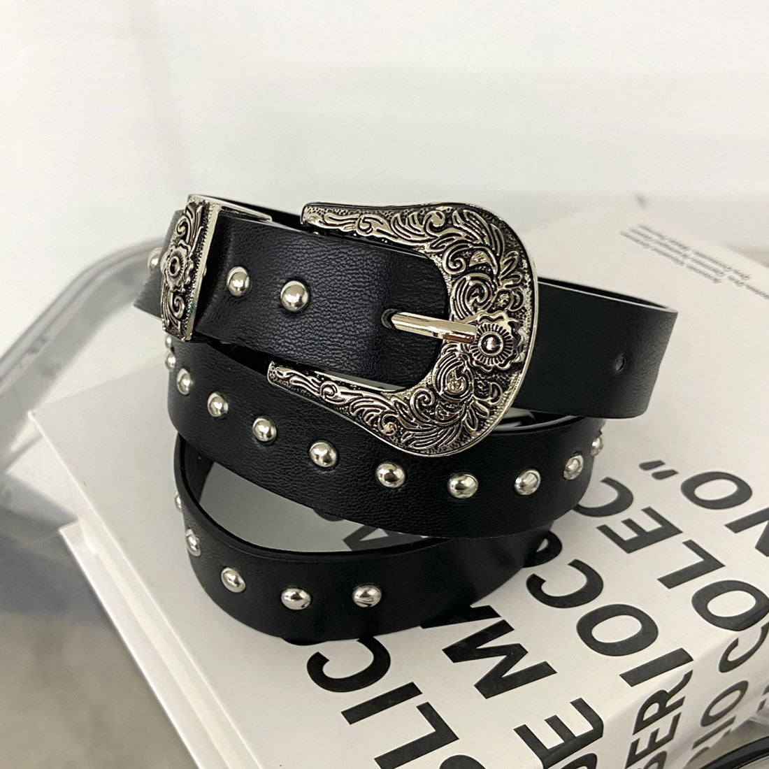 ノンヘッジ non-hedge アンティーク風バックルスタッズベルト （ブラック） ブラック