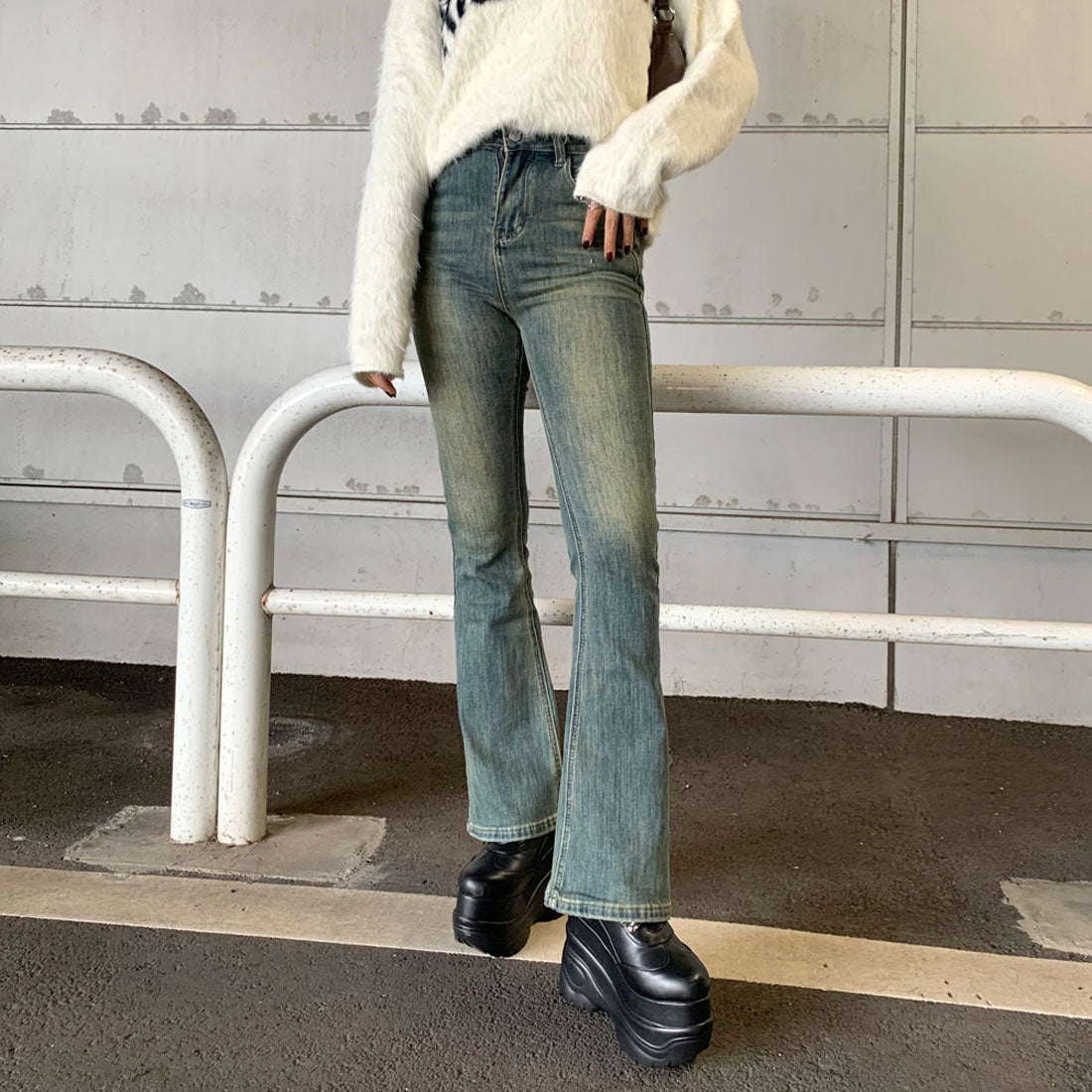 ノンヘッジ non-hedge デニムフレアパンツ