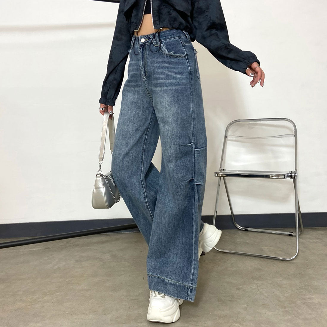 Non-hedge side tuck denim pants