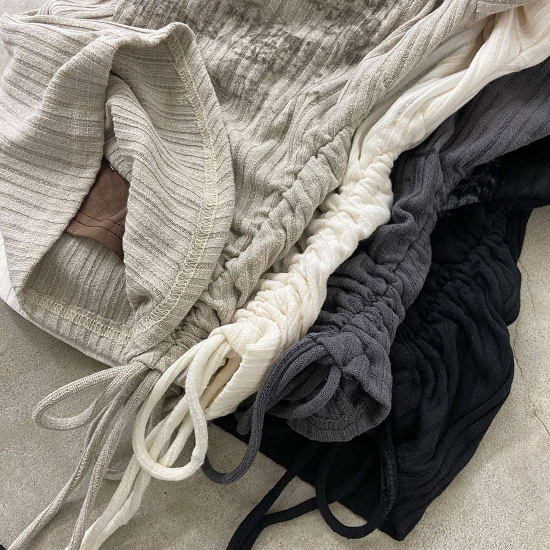 ノンヘッジ non-hedge アンサンブル風ロゴサイドドロストトップス （ブラック） ブラック