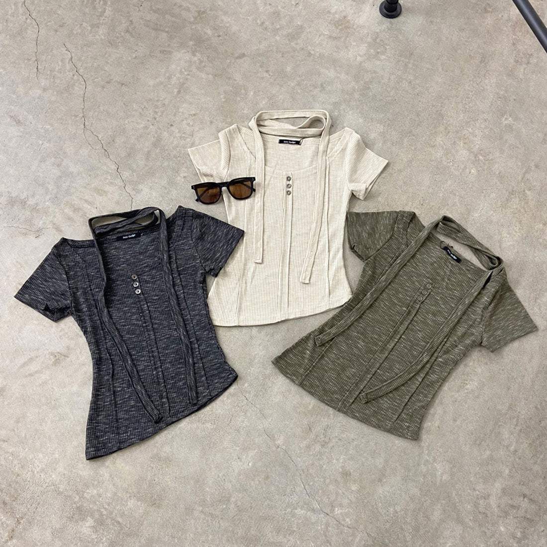 ノンヘッジ non-hedge ミックスニットソーチョーカー付き （ブラック） ブラック