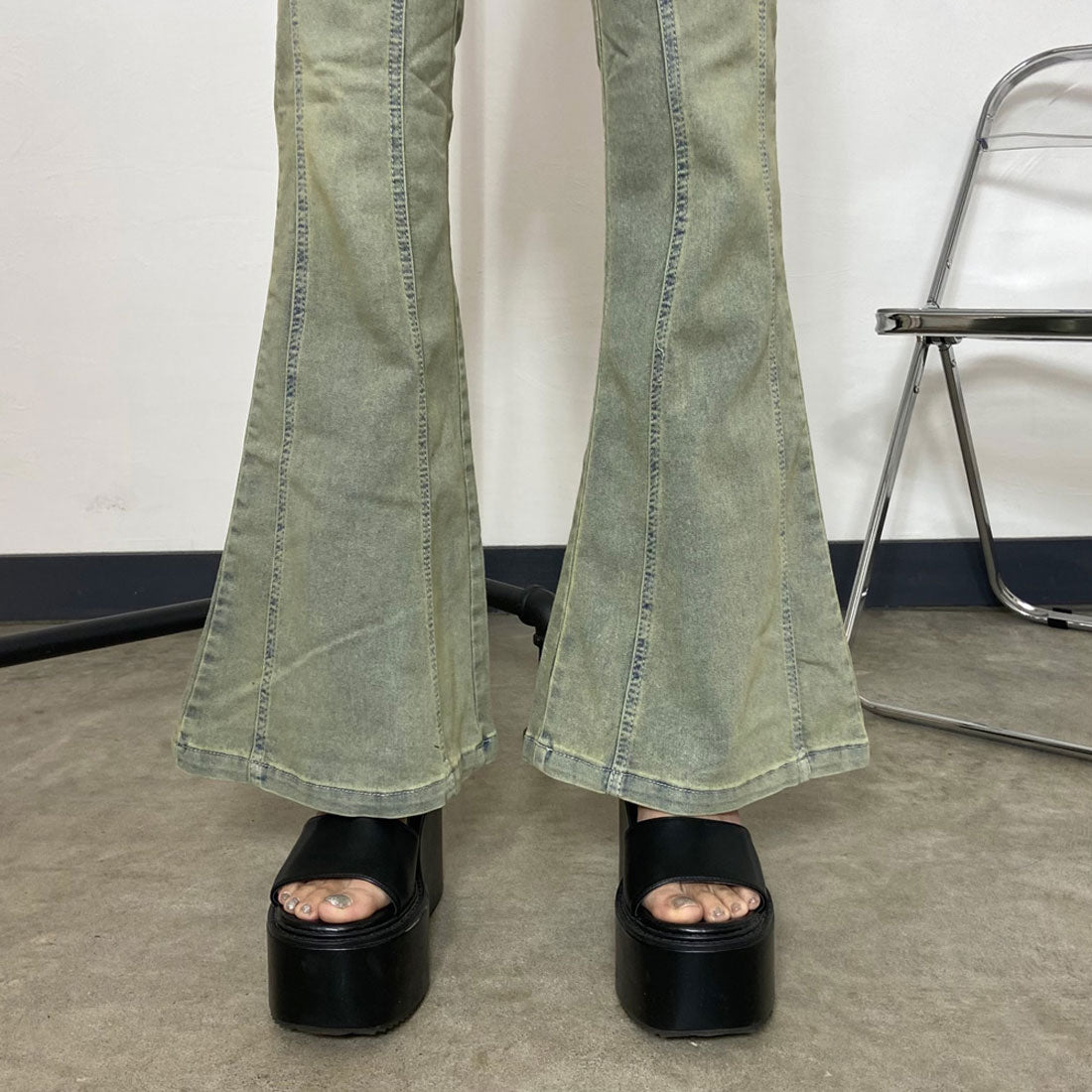 ノンヘッジ non-hedge 切替デニムフレアパンツ （ライトブルー） ライトブルー