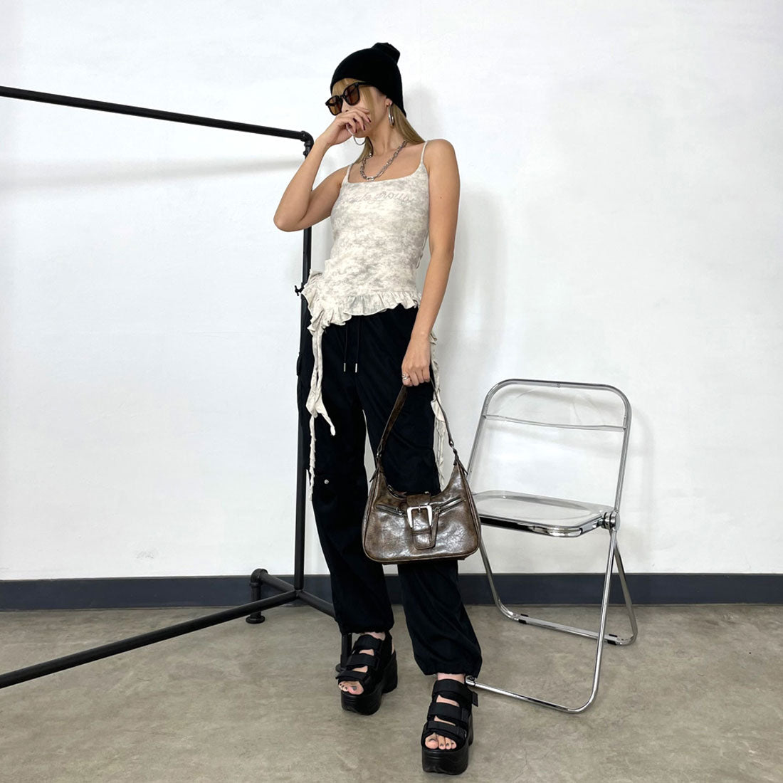 ノンヘッジ non-hedge ストーンロゴアシメトップス （チャコール） チャコール