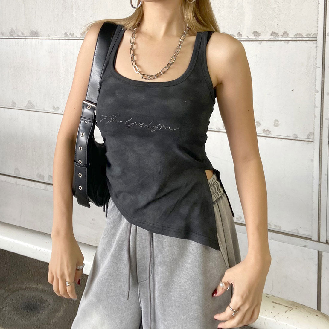 stone  　トップス Non-hedge stone logo side drawstring tank top