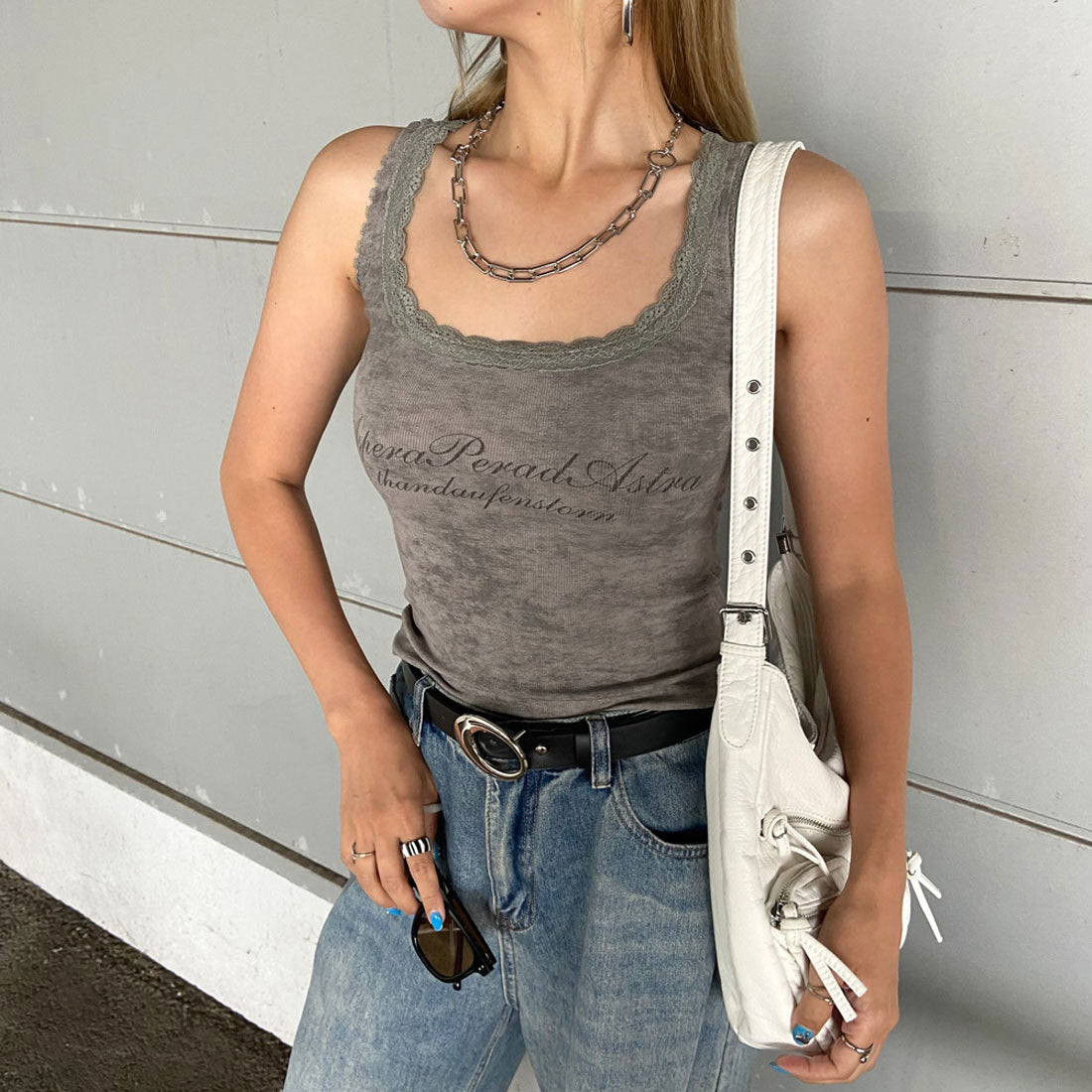 Non-hedge race logo rubber tank top
