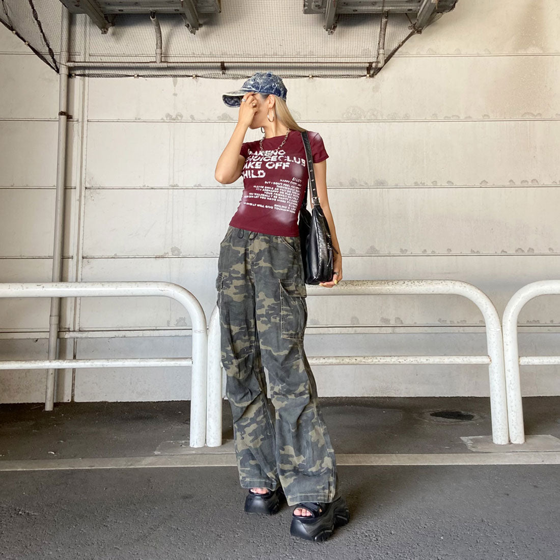 ノンヘッジ non-hedge ロゴムラプリントTシャツ （ネイビー） ネイビー