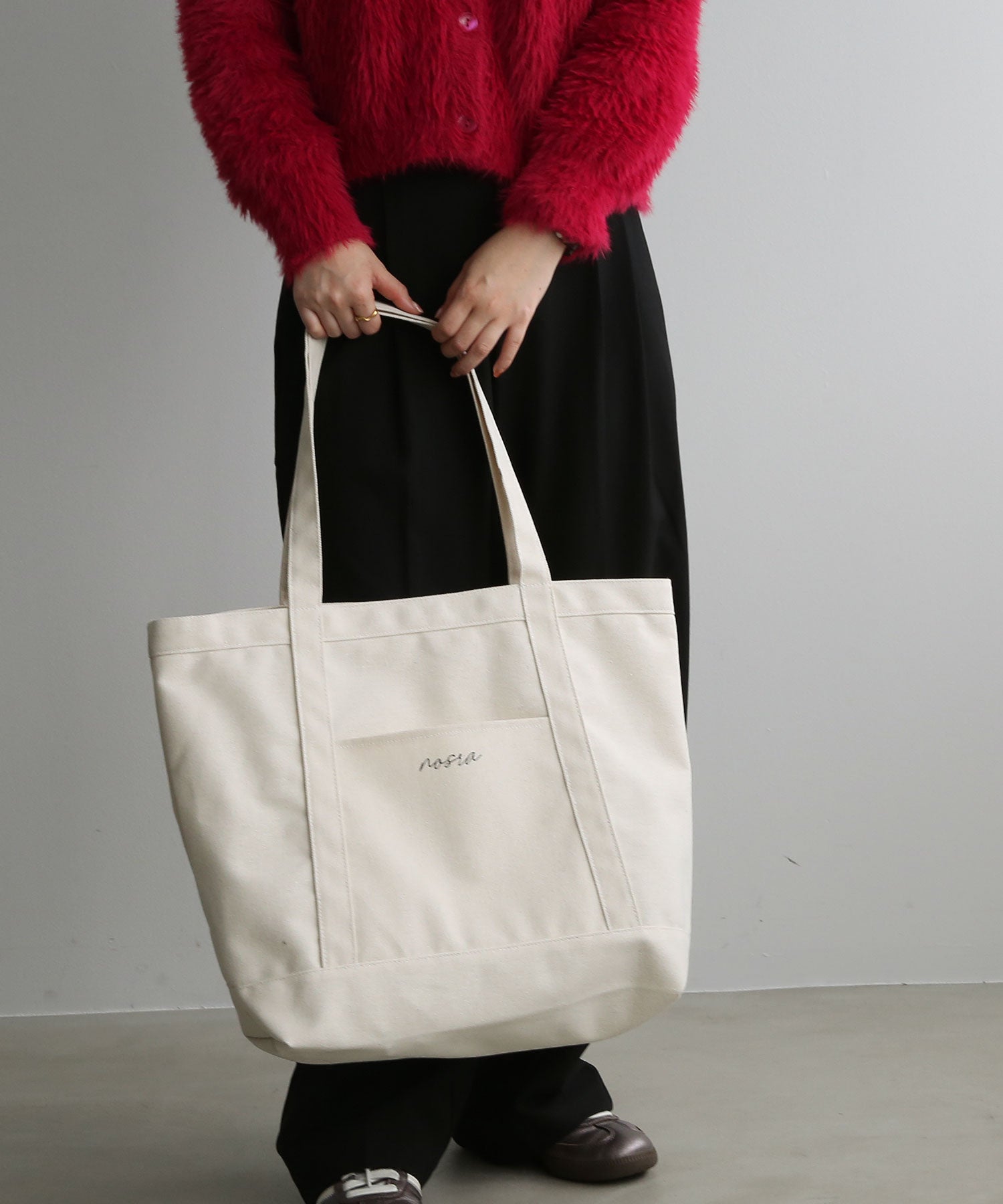 "Colleca la" Pocketed Canvas Big Tote Bag