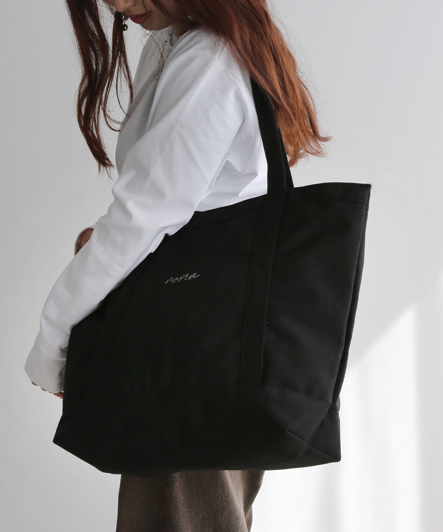 "Colleca la" Pocketed Canvas Big Tote Bag