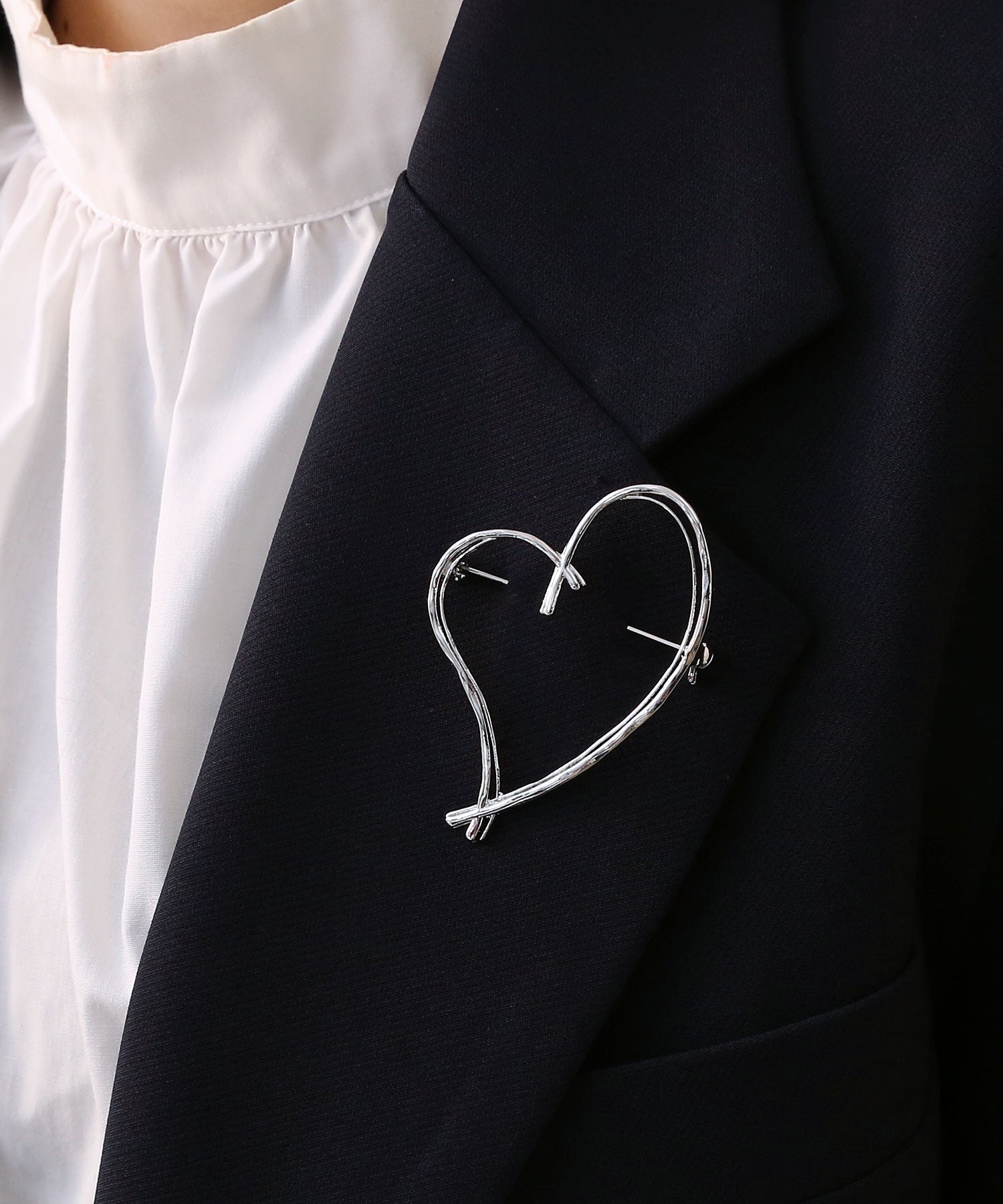 "Colleca La Hand-Drawn Style Heart Line Brooch"