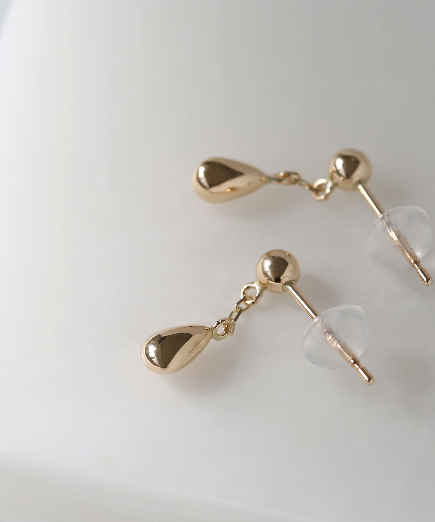 コレカラ colleca la K10 YG しずくス タッドピアス ［queite］